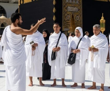 Pilgrims in white Ihram stand before the Kaaba in Mecca as a guide explains the ritual. Text reads "How to Perform Umrah" and "Step By Step Guide.