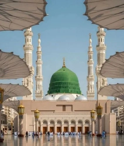 3 star Umrah packages featuring the iconic Green Dome and white minarets of Al Masjid an Nabawi in Medina, Saudi Arabia.